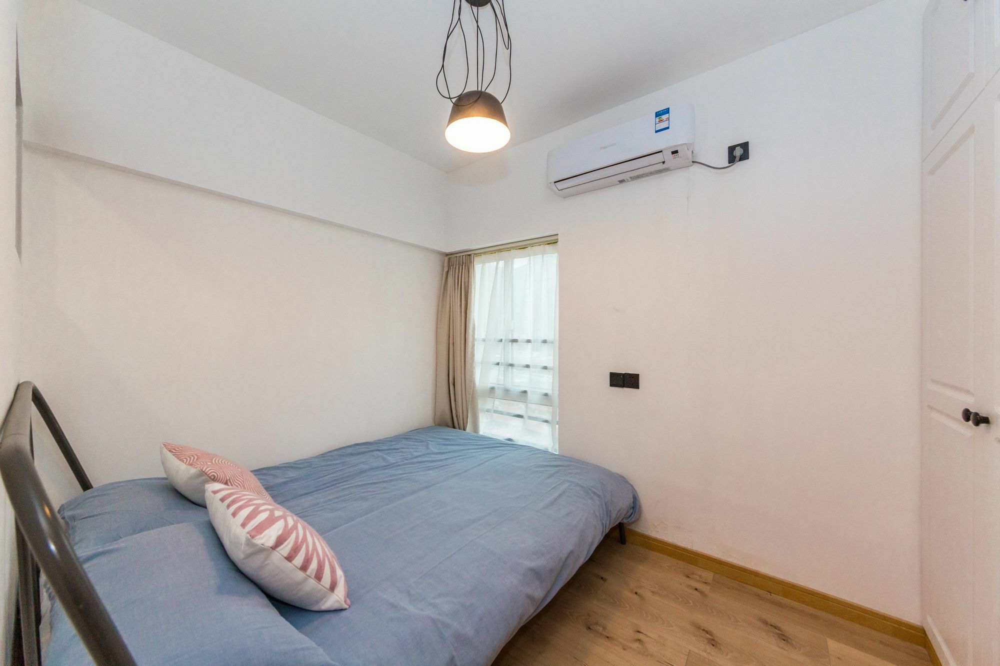Henry'S Apartment - South Maoming Road Sanghaj Kültér fotó